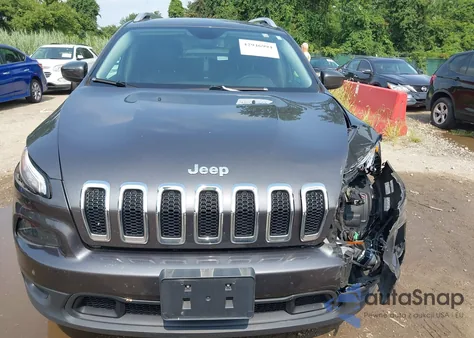2018 Jeep Cherokee Latitude Plus 4X4 из США, поврежденный, VIN 1C4PJMLB8JD547642